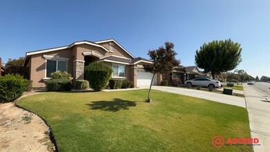 Building Photo - 5210 Sweet Sunblaze Ave