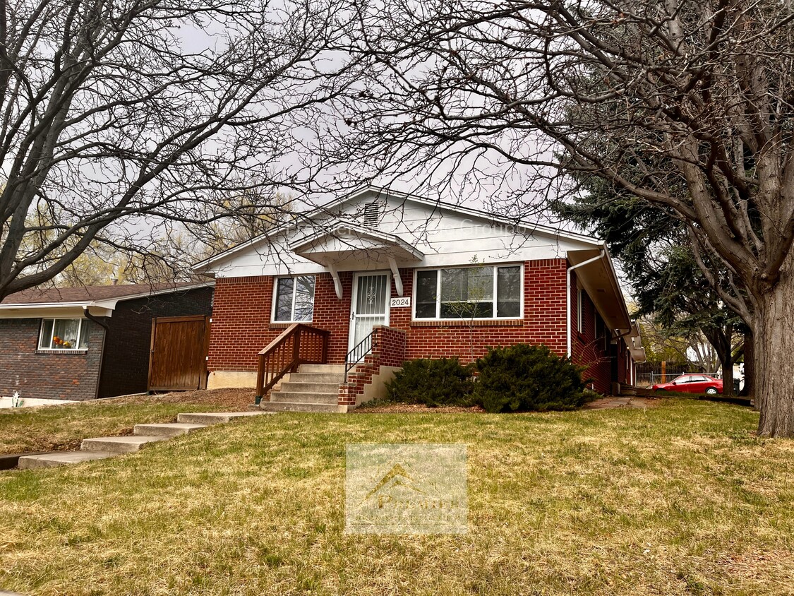 Primary Photo - 2024 N Chestnut St