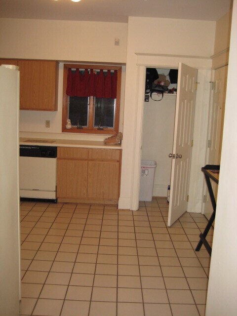 Building Photo - 1066 Monroe Ave