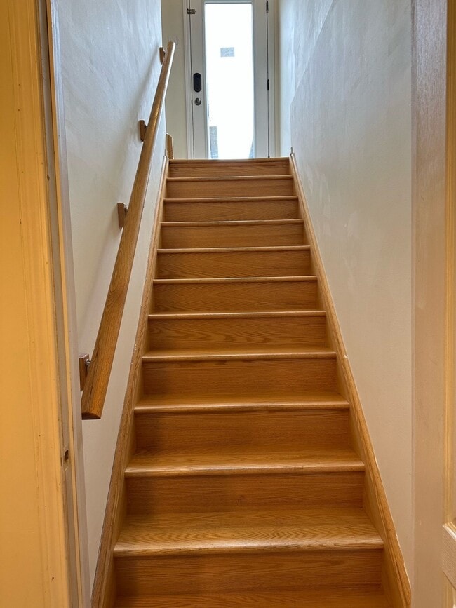 Building Photo - 103 Baffin Cres