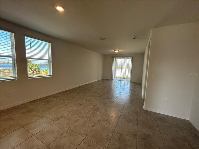 Foto del edificio - 800 Griffon Ave