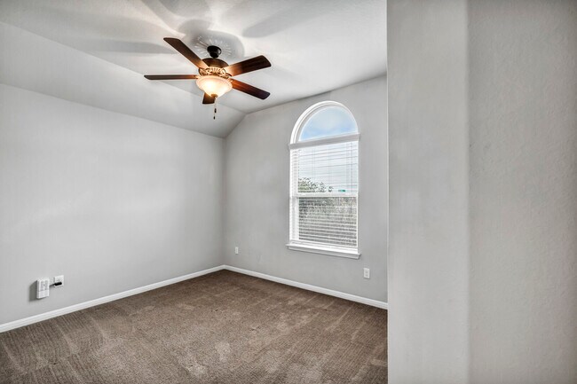Foto del edificio - 539 Merlin Ln