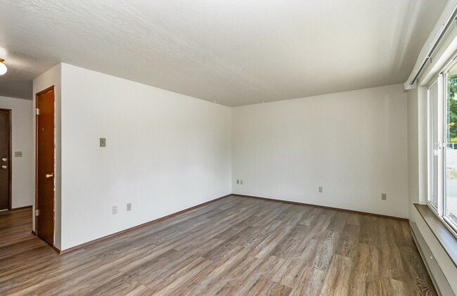 Building Photo - 4823 80th St NE