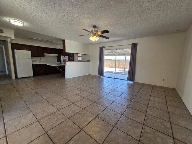 Foto del edificio - Great Tempe 3 bedroom 2 bath