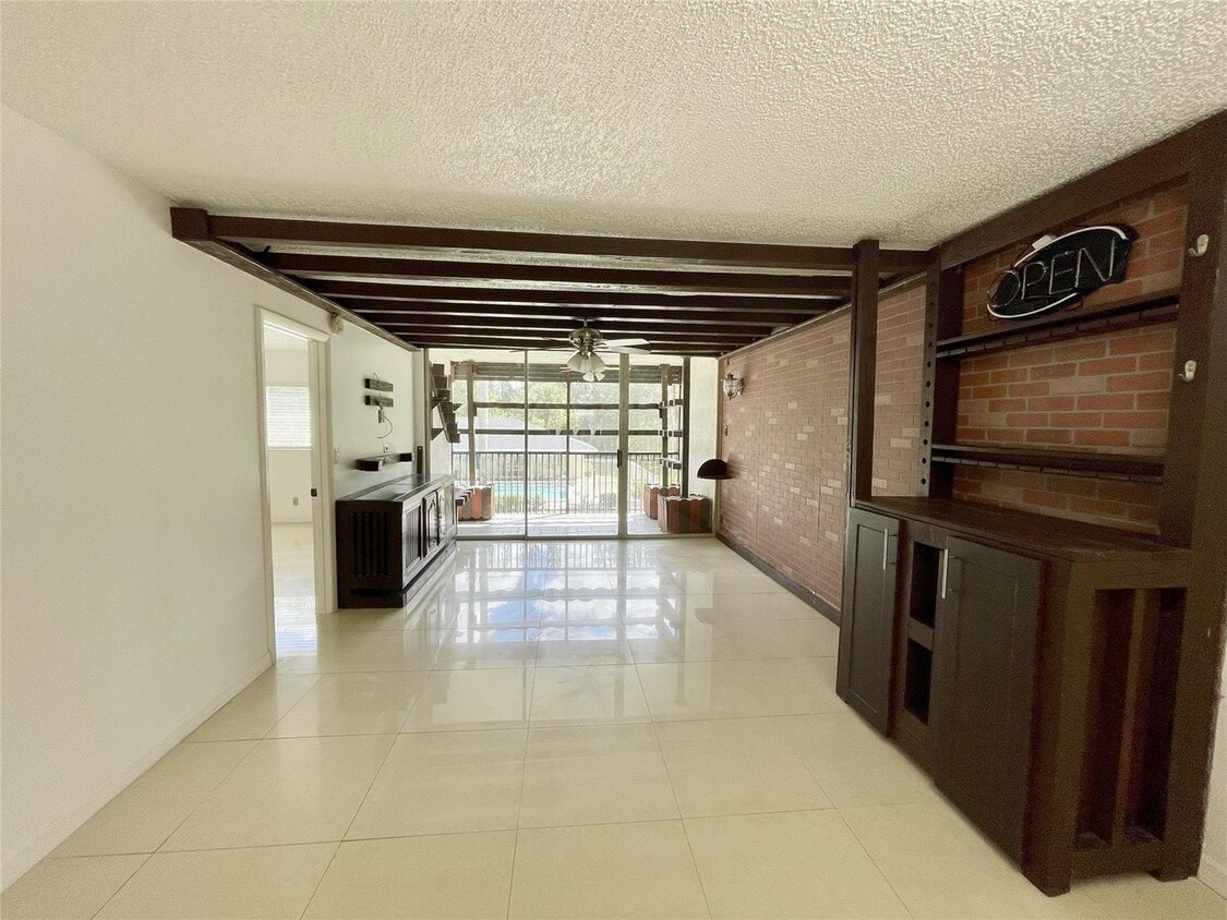 Foto principal - 5090 SW 64th Ave