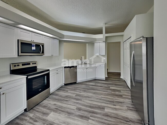 Foto del edificio - 145 Johns Glen Dr