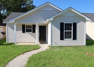 Building Photo - 203 Blue Pool Dr