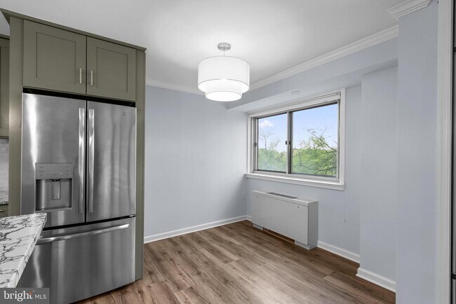 Building Photo - 2500 N Van Dorn St