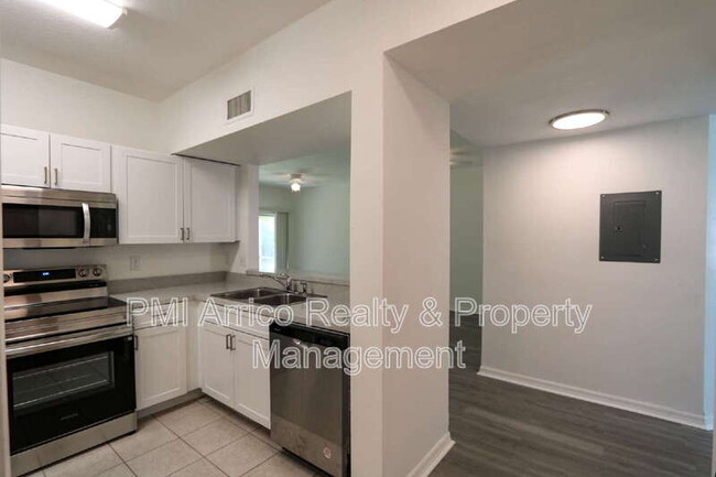 Building Photo - 9519 Newdale Way
