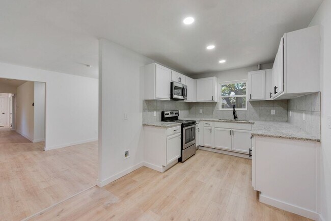 Foto del edificio - 4214 Osage Dr