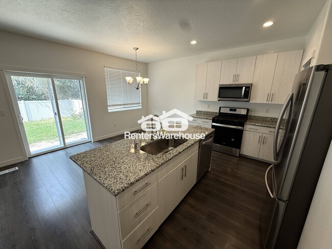 Building Photo - 14792 Chimney Pass Dr