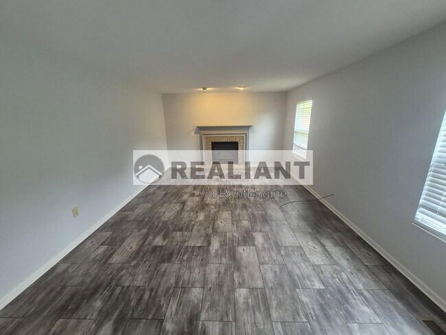 Foto del edificio - 6338 Remington Cove