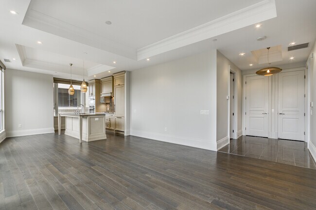 Building Photo - 133 Hazelton Ave