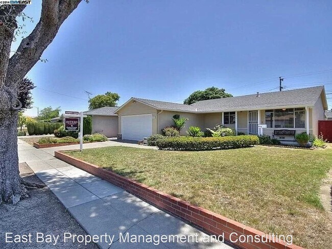 Foto del edificio - 3 br, 1 bath House - 4564 Piper St.