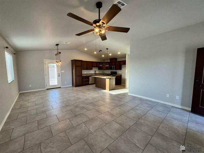 Foto del edificio - 13308 E 45th St