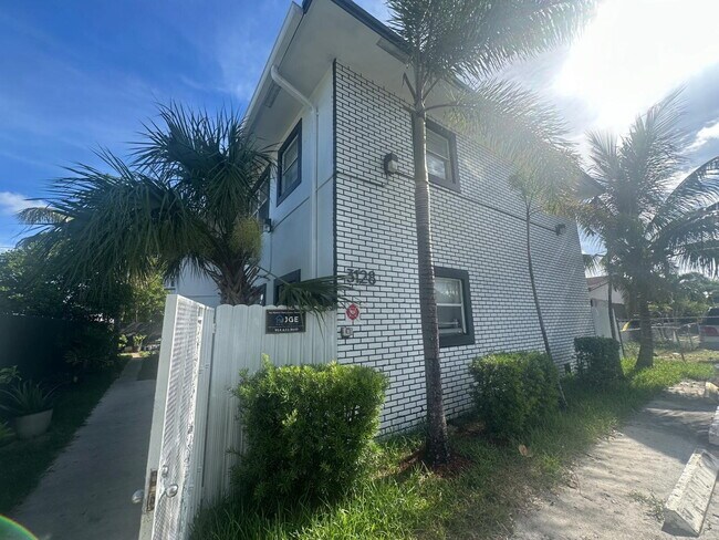 Photo - Modern 2-Bedroom | New Kitchen, Bath & Til... Apartment