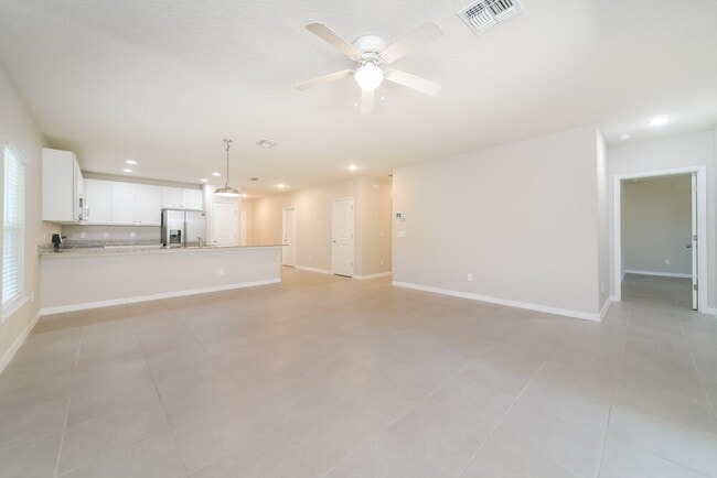 Building Photo - 326 Caldbeck Way