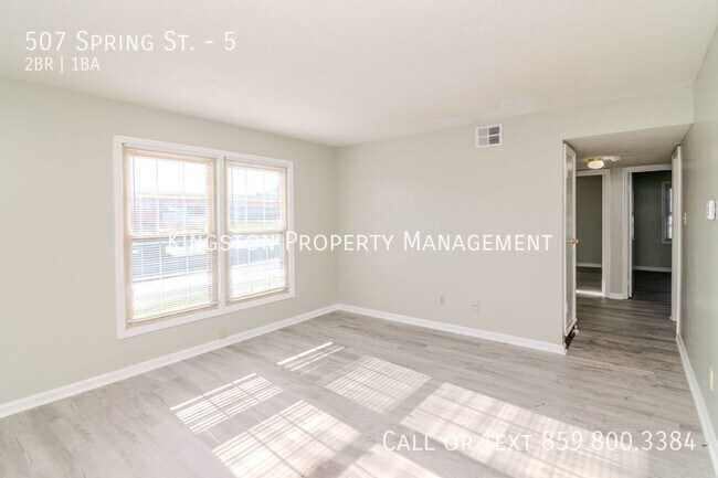 Building Photo - MOVE-IN SPECIAL!! Spacious 2 Bedroom Now A...