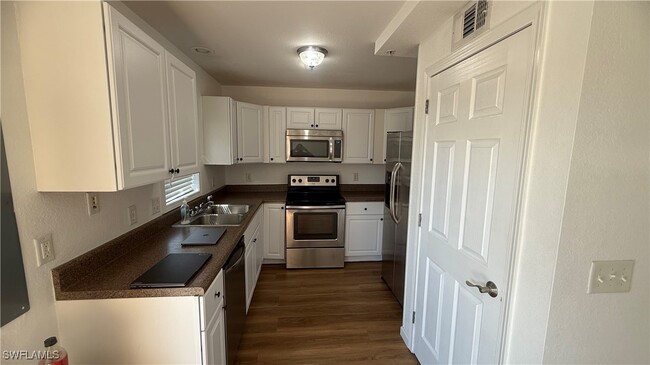 Building Photo - 111 Yellow Tail Loop