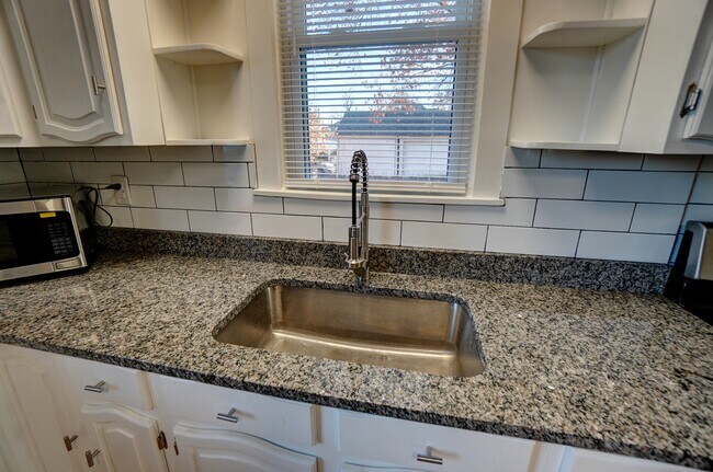 Foto del edificio - 1117 W High St