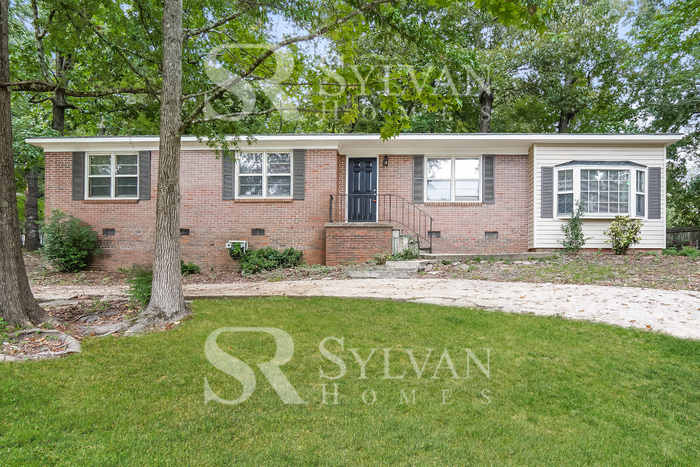 Primary Photo - Cozy ambiance awaits in this 3 BR, 2 BA home