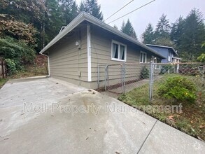 Building Photo - 711 Grandview Ave