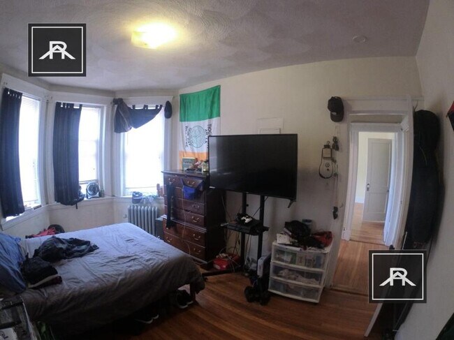 Foto del edificio - 3 bedroom in Brookline MA 02446