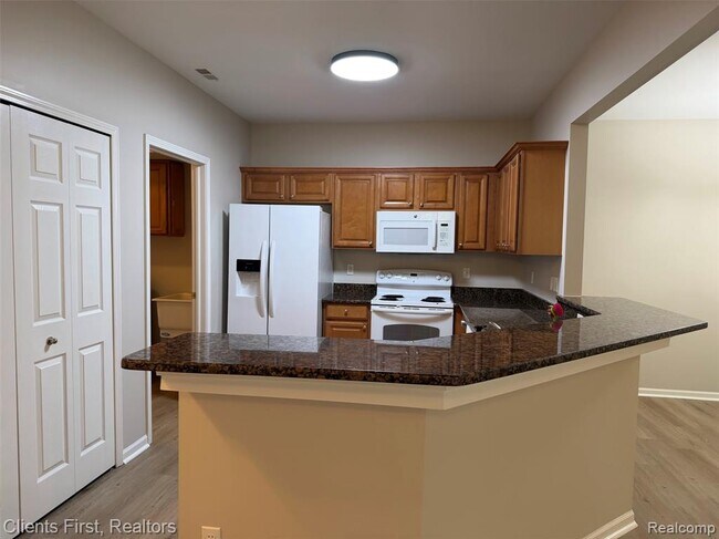 Building Photo - 16040 Morningside