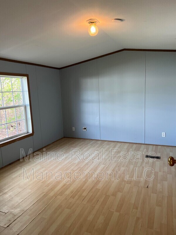 55 Pheasant Hill Trailer Park, Milford, ME 04461 House Rental in