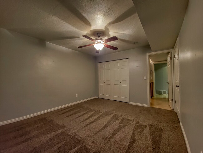 Foto del edificio - 5614 Meadow Ln