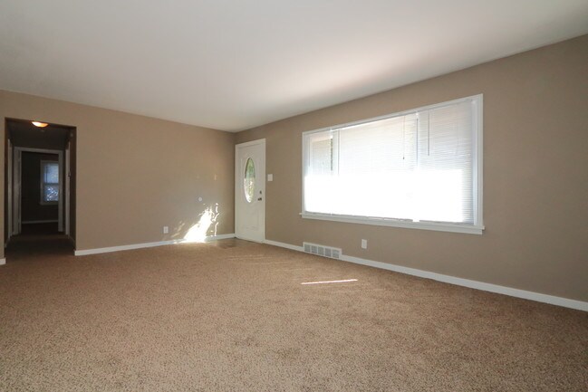 Foto del edificio - 17 Shireford Ln