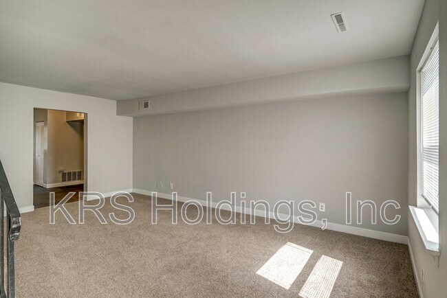 Foto del edificio - 5244 Goolsby Ct