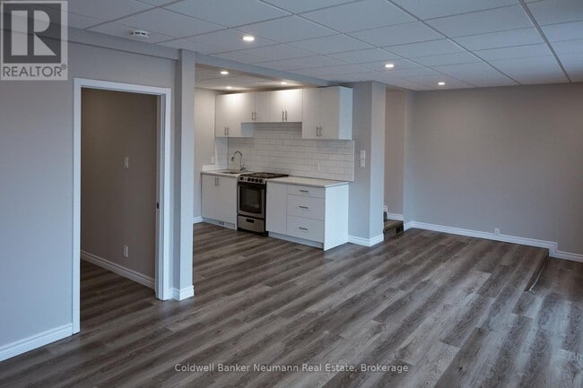 Building Photo - 95 Farquhar St