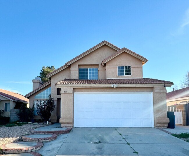 Building Photo - Beautiful cul-de-sac Home
