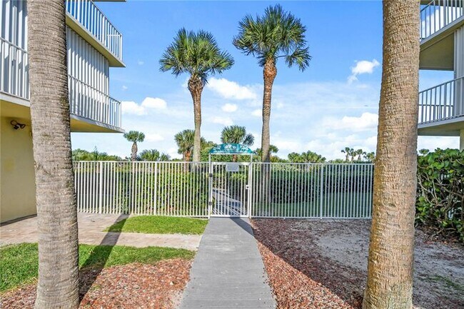 Foto del edificio - 8700 Ridgewood Ave