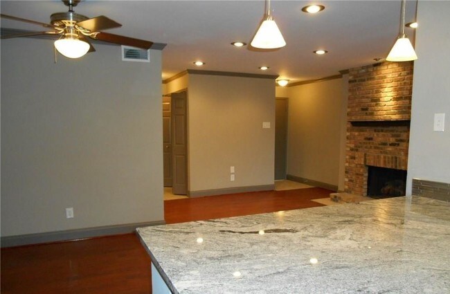 Building Photo - 15151 Berry Trail