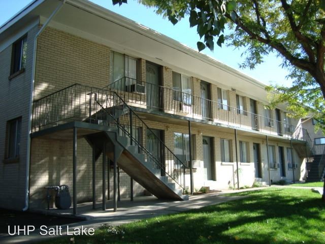 Primary Photo - 1167 E Ramona Ave