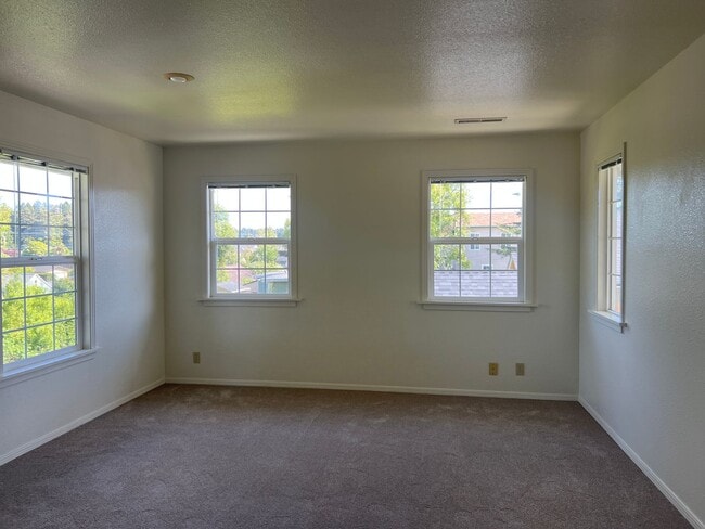 Building Photo - 4065fosd