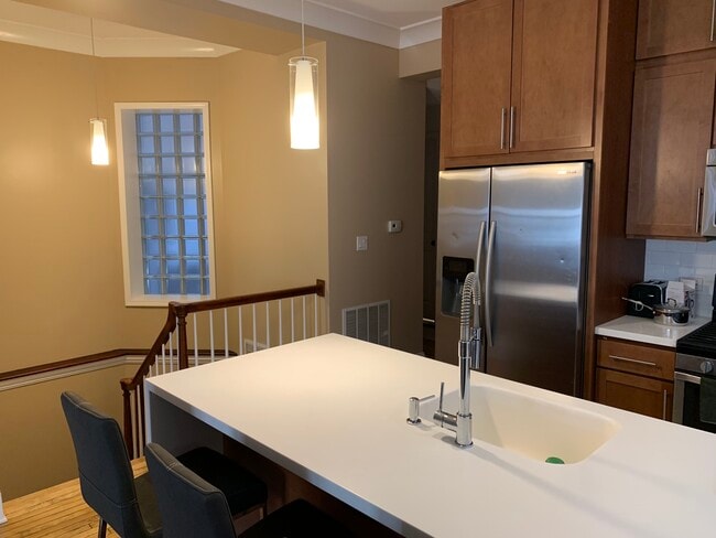 Stainless Steel Aplisnces - 1502 W Polk St