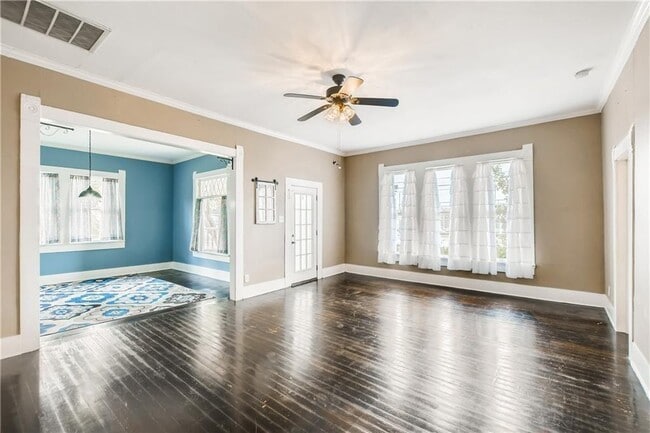 Building Photo - 1319 Davis St