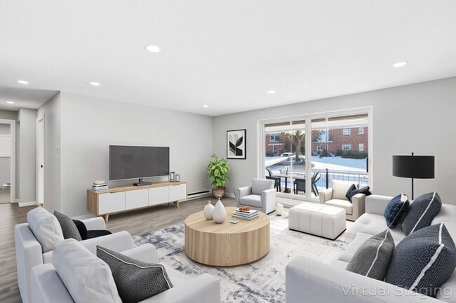 Building Photo - 18 Fountain Ln