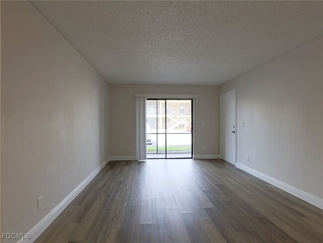 Building Photo - 5319 Summerlin Rd