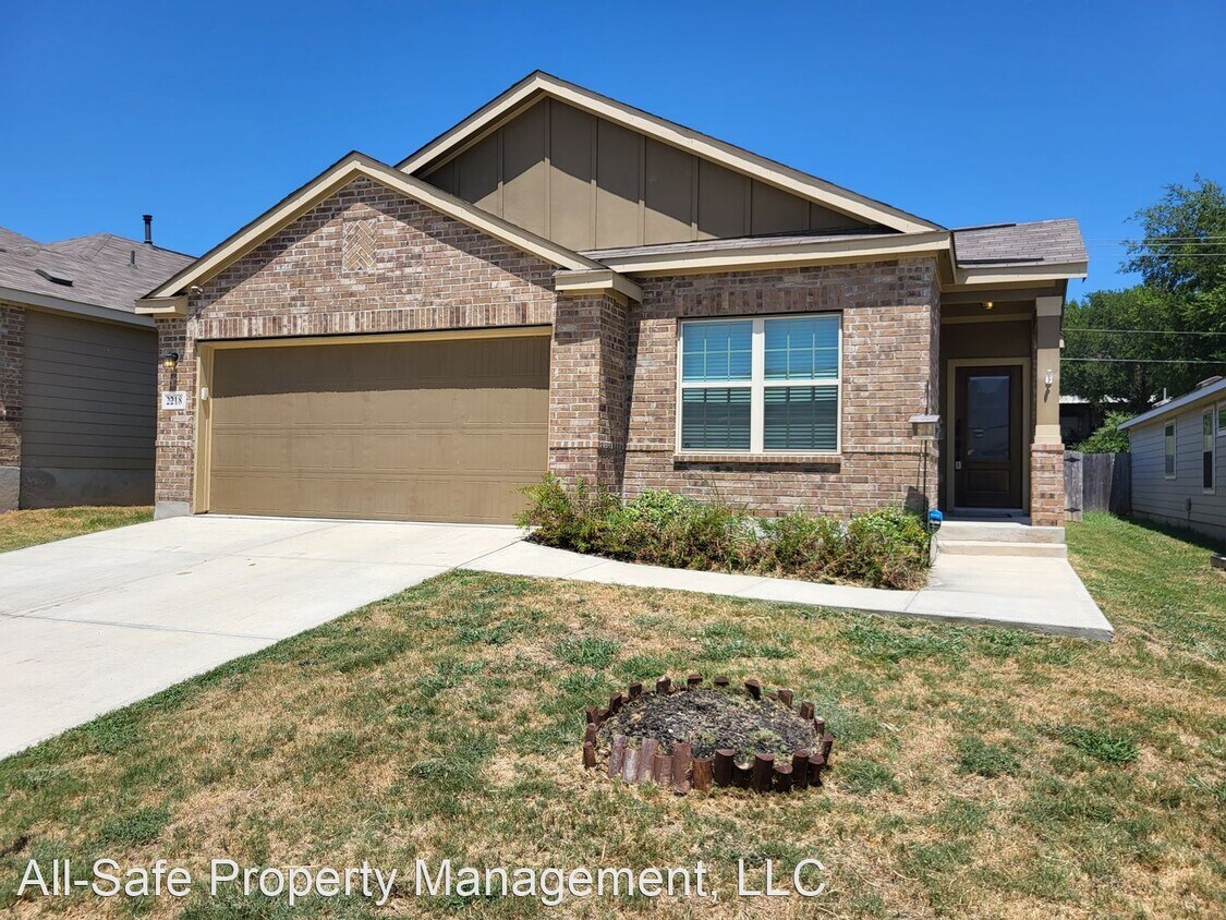 4 br, 2 bath House 2218 Marbach Wooods Alquileres en San Antonio