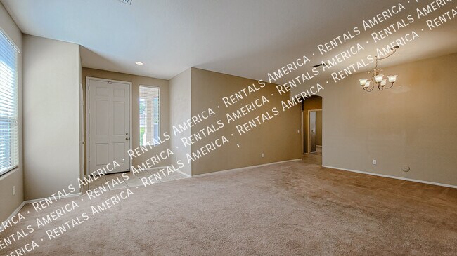 Building Photo - 12512 W Glenrosa Dr