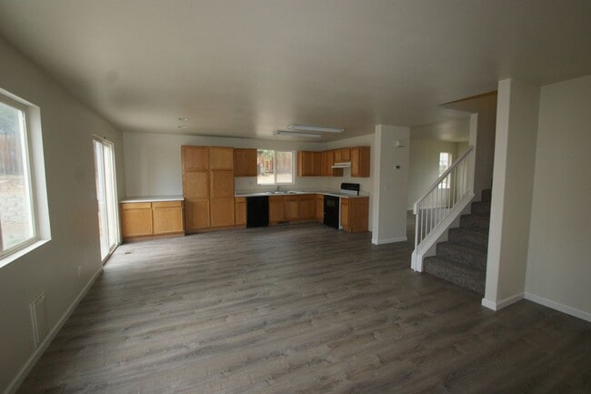 Building Photo - 3998 Kings Row