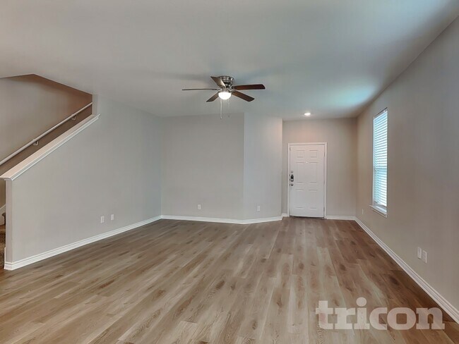 Foto del edificio - 2631 Green Leaf Way