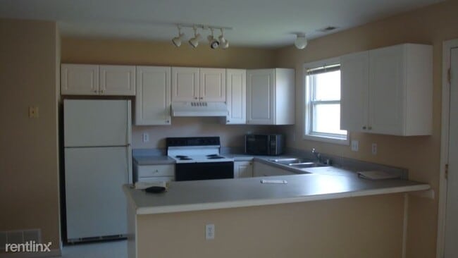 Building Photo - 3 br, 2 bath House - 905 New York St