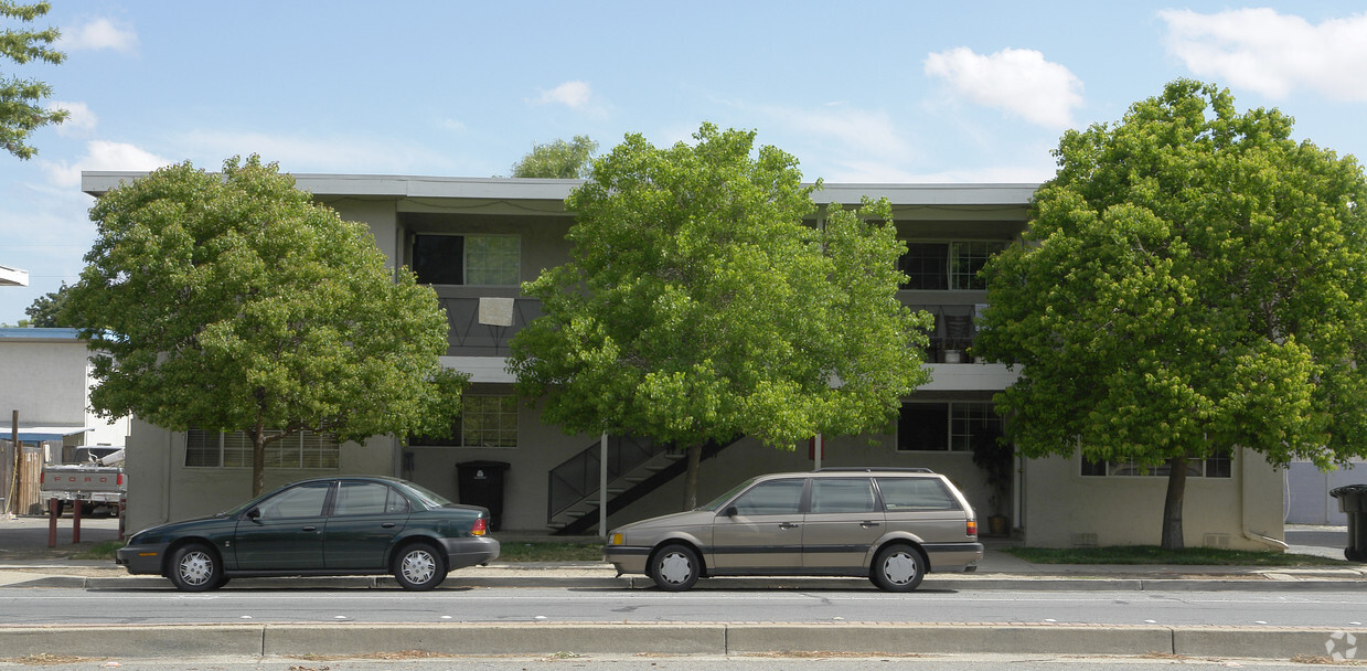 Primary Photo - 5083 Clayton Rd