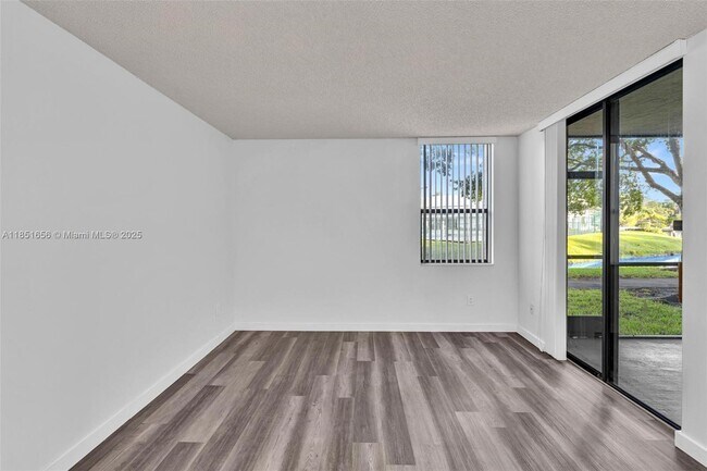 Foto del edificio - 7500 NW 1st Ct