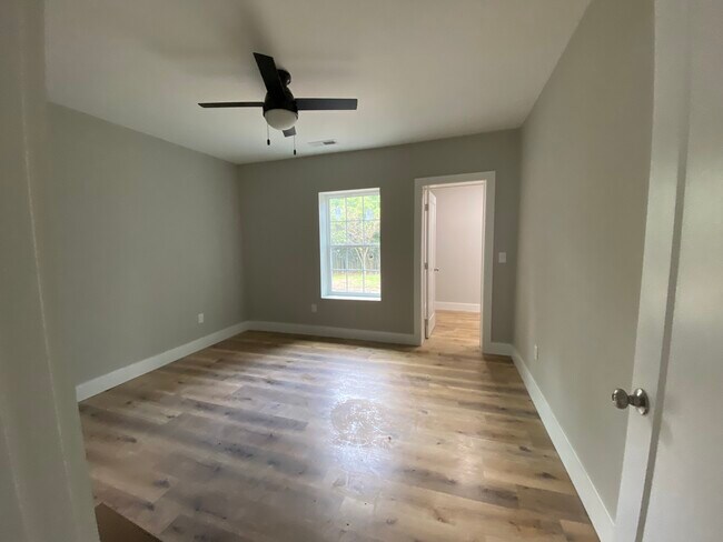 Foto del edificio - 1030 Wilcox Dr